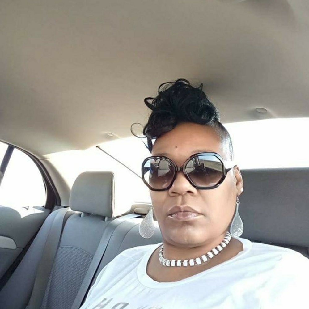 Meet your Posher, Yvette